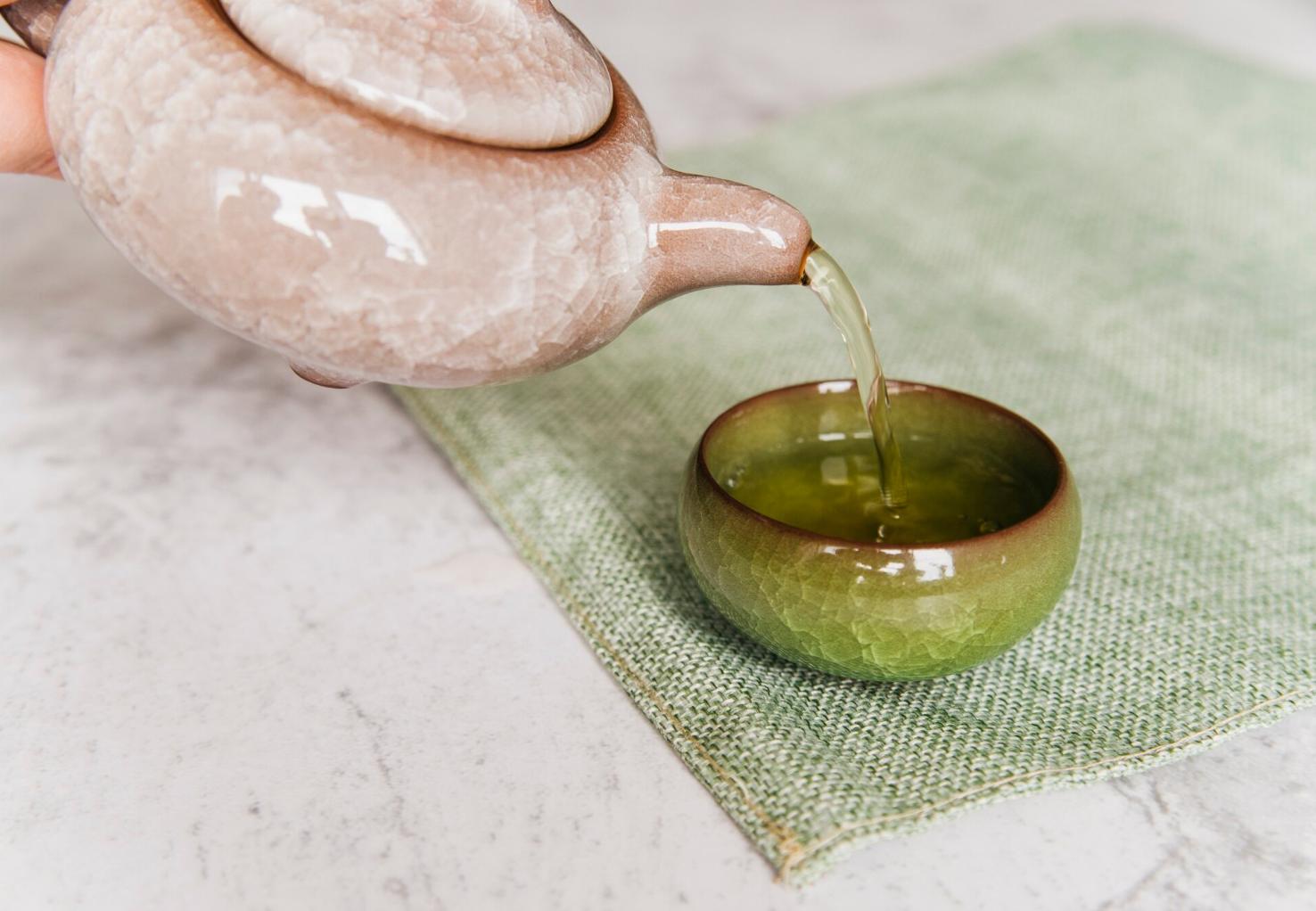 5 benefícios surpreendentes do chá-verde